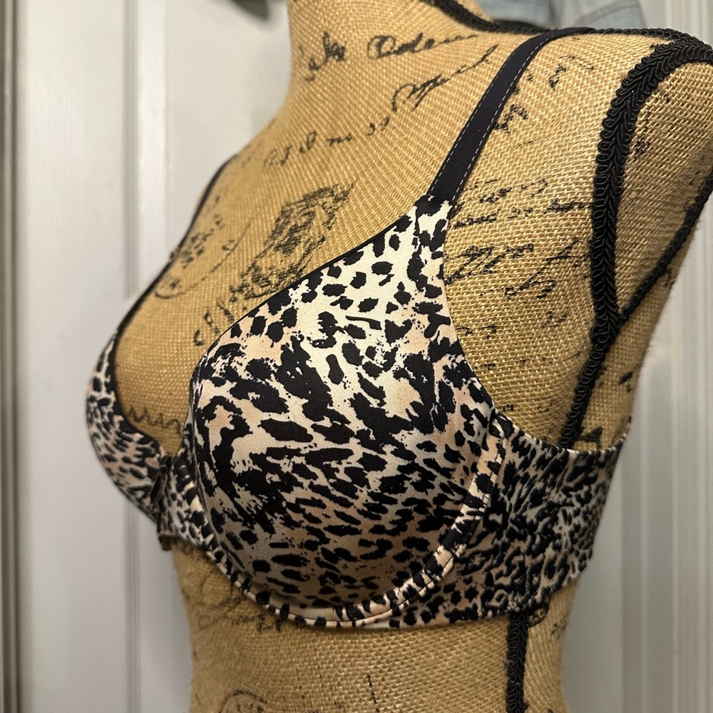 Maidenform Comfort Devotion Leopard Print Bra. Si… - image 2
